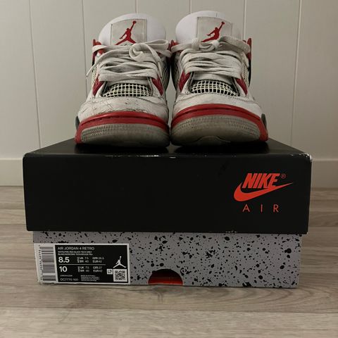 Jordan 4 fire red