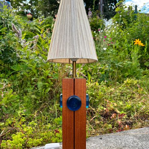 Vintage bordlampe i teak | Retro