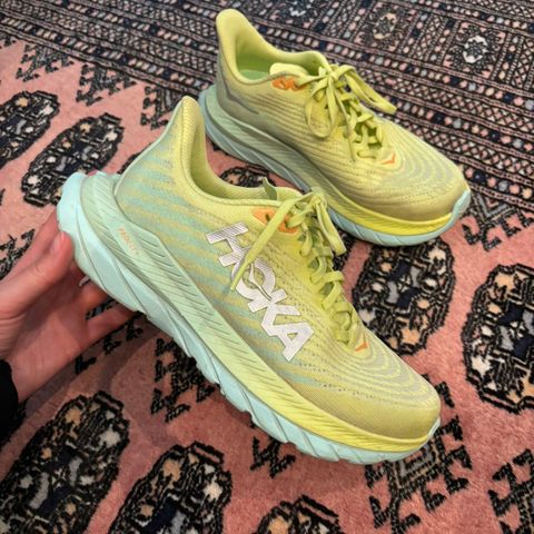 Hoka One One Mach 5