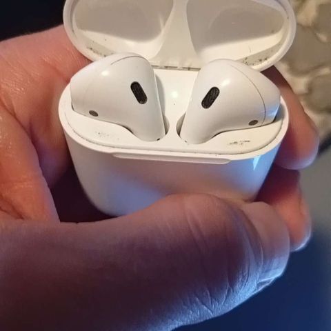 Eldre AirPods selges