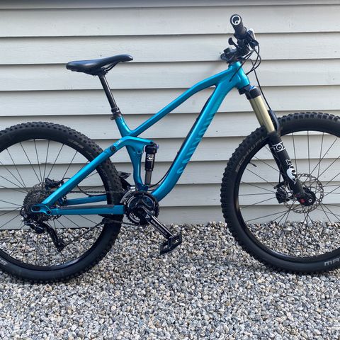 Canyon Spectral Al 27.5" str. S (Pent holdt 2015-modell)