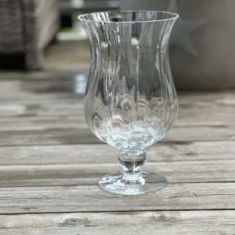 Stor glassvase (blåseglass)