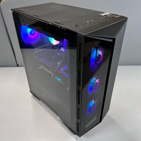 Delvis ny Gaming PC med TUF RTX 3060, 16GB, Ryzen 5 og vannkjøling!