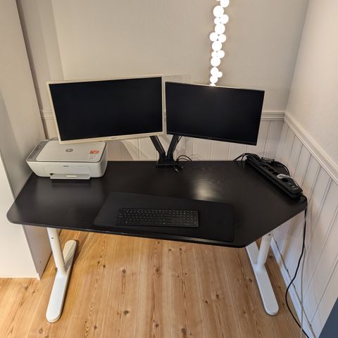 Ikea Bekant skrivebord 160x80