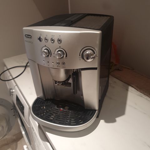DeLonghi magnifica kaffemaskin