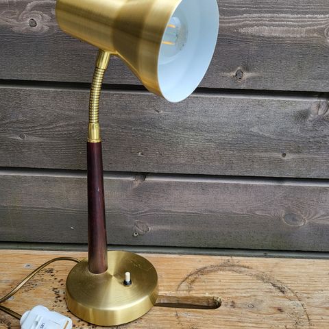 Vakker vintage bordlampe/kontorlampe fra T.røste & co