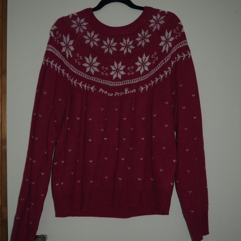 Rosa strikket genser til salgs