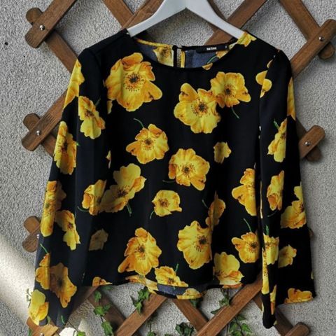 Bluse/topp med blomster