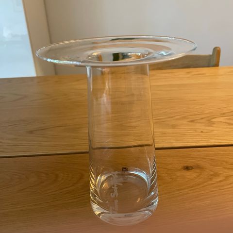 Ubrukt Finn Schjøll vase Hadeland 18,8 cm høy