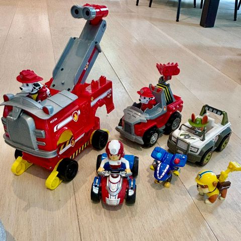 Paw Patrol leker. Chase, Ryder, Marshall, Rubble, Tracker