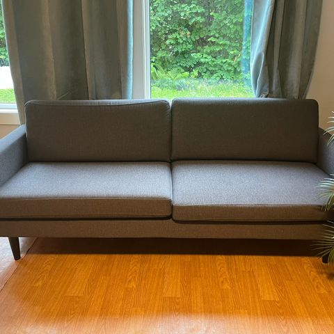 Hjellegjerde sofa