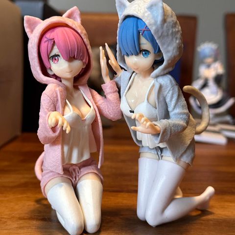 Re:Zero Rem og Ram i katte klær figurer