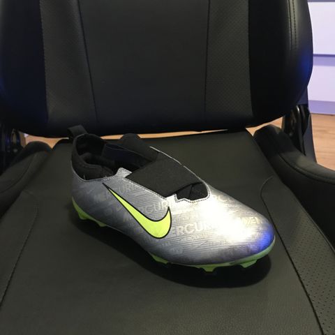 Nike fotballsko str 38,5