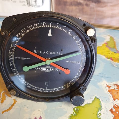 RADIO COMPASS INDICATOR B - 29