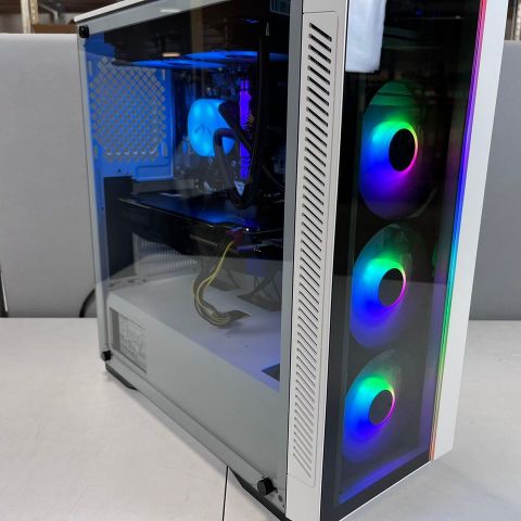 Delvis ny Gaming PC med RTX 2060, Ryzen 5, 16GB og vannkjøling!