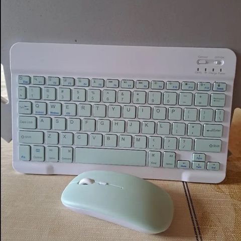 Trådløs tastatur og mus