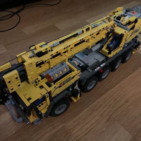 LEGO Tecnic 42009 Mk II Mobile Crane