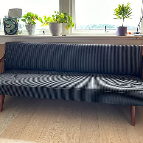 Vintage teak sofa med rotting