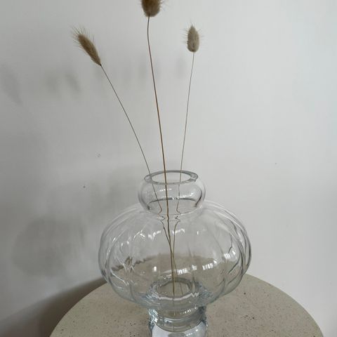 Blank, ubrukt vase fra Louise Roe. 20cm