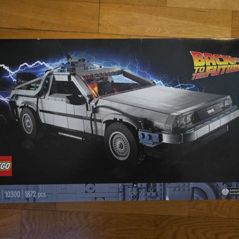 LEGO 10300 Back to the Future Time Machine UÅPNET!