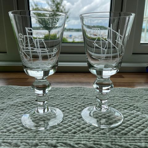 2 skipsglass selges