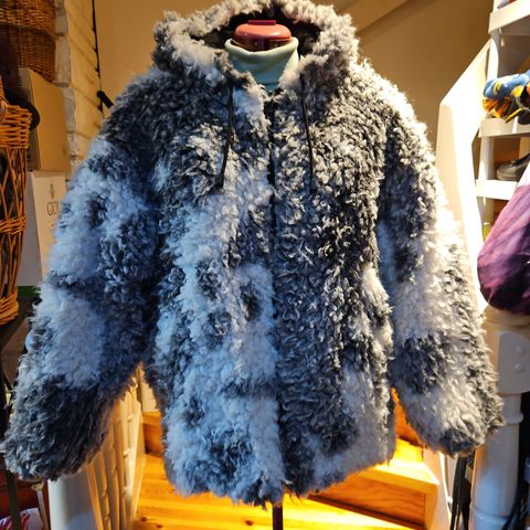 Weekday pels jakke size S 36 34 fur jacket