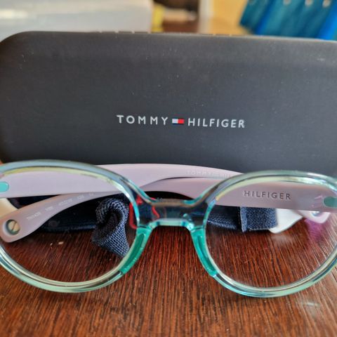 Tommy Hilfiger brilleinnfatninger barn