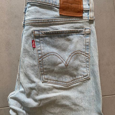 Levi’s wedgie straight jeans