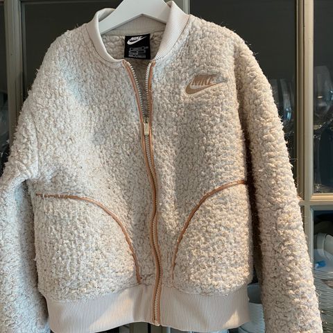 Tøff Nike fleece genser til jente str 134/140-lite brukt-knallpris