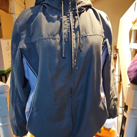 Sport light jacket size XL