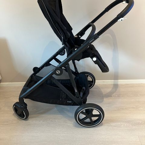 Lite brukt Cybex gazelle S vogn med vognpose, bilstoladapter og kurv