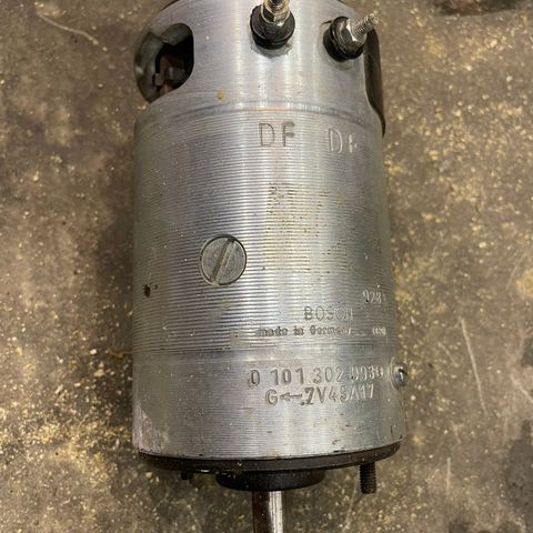 NOS Bosch 6V dynamo - stor dynamofot T1/T2