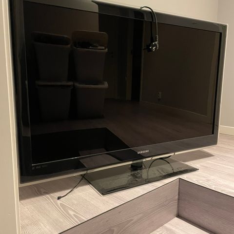 Samsung TV- 46 tommer