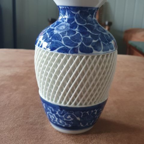 Nydelig japansk vase