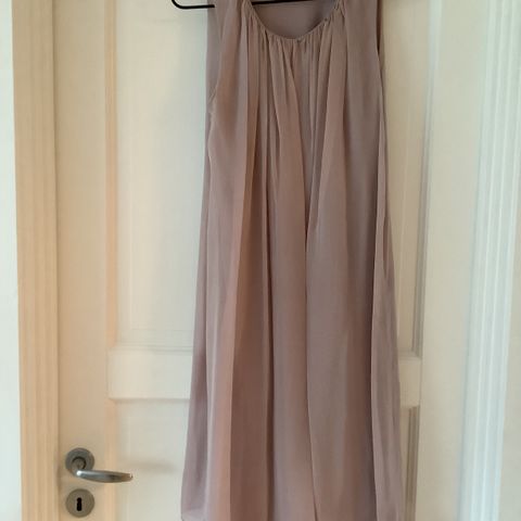 Tara Jarmon kjole 100% silke