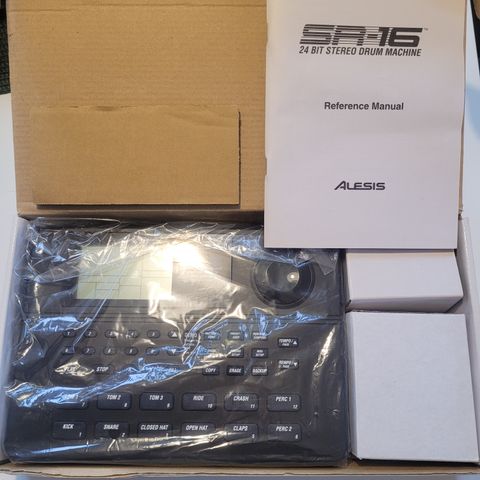 Alesis SR-16 Drum machine