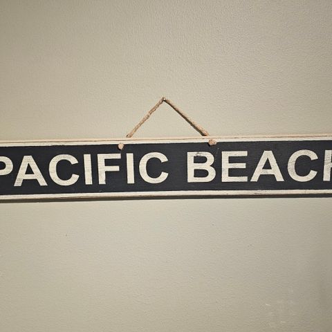 Pacific Beach skilt