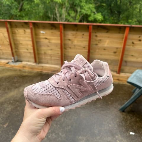 NEW BALANCE