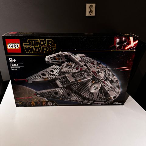 LEGO Star Wars 75257 Millennium Falcon (Må hentes)