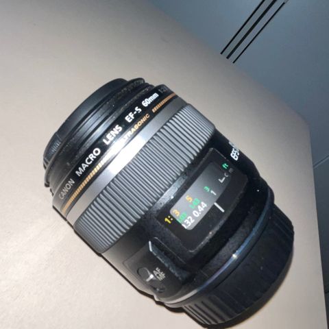 Canon EF-S 60mm F/2.8 USM