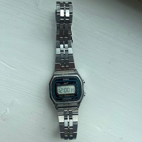 Casio LW 800