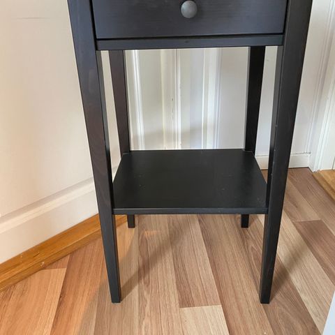 Hemnes IKEA nattbord