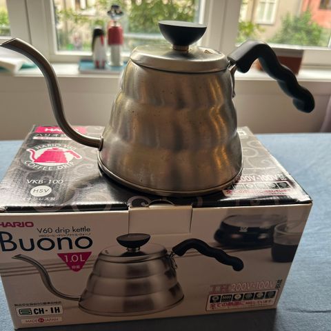 Hario Buono Drip Kettle til koketopp 1 liter