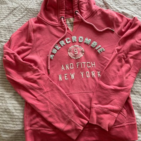 Abercrombie & Fitch hettegenser