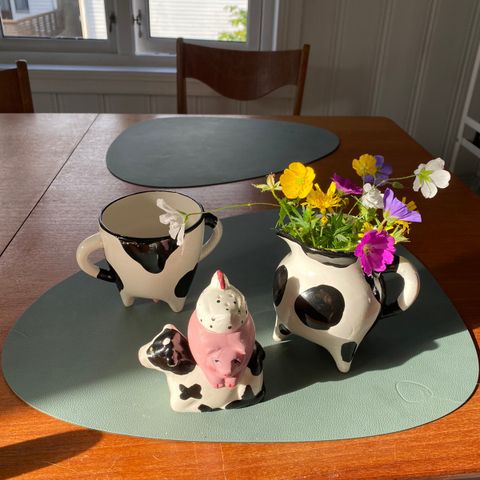 Vintage Cow Ceramics Set