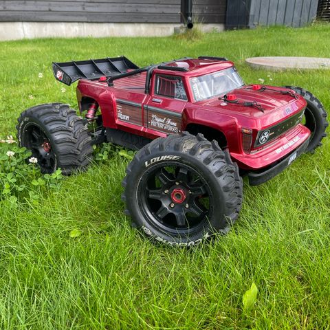 Arrma outecast 8s