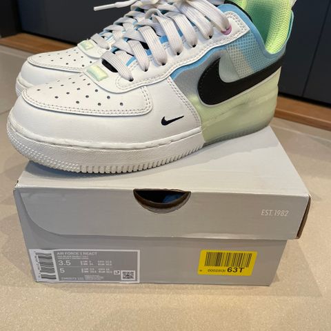 NIKE AIR FORCE 1 REACT i str 35,5/ som ny