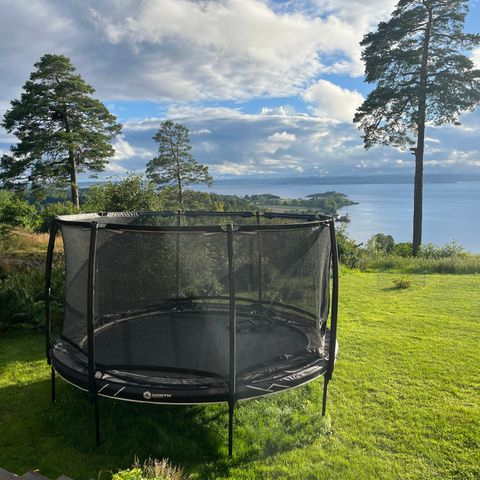 North Challenger 430 trampoline - lite brukt kvalitetstrampoline