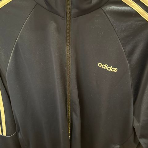 Adidas jakke str. L