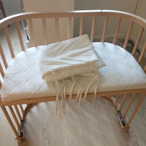 Babybay bedside crib - reservert.